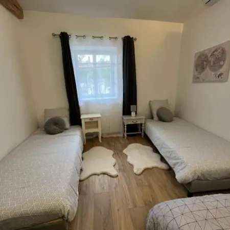 Semesterbostad La Grange Des Colporteurs