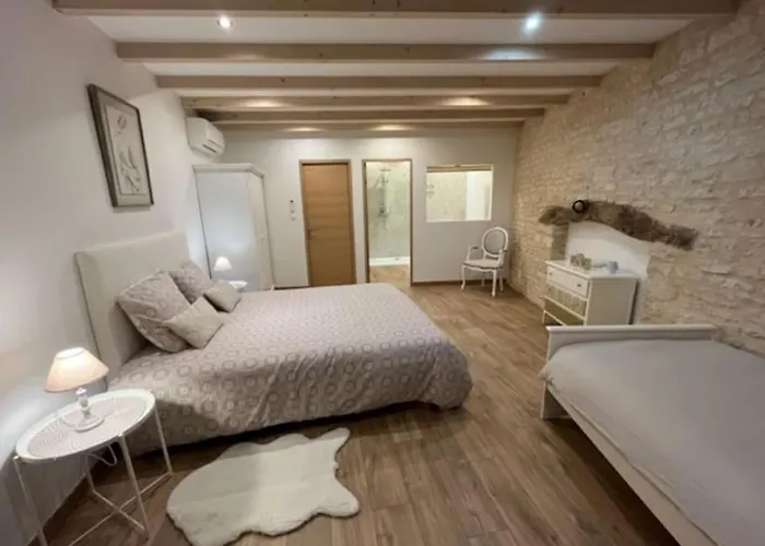 La Grange Des Colporteurs بيت للعطل Nanclars